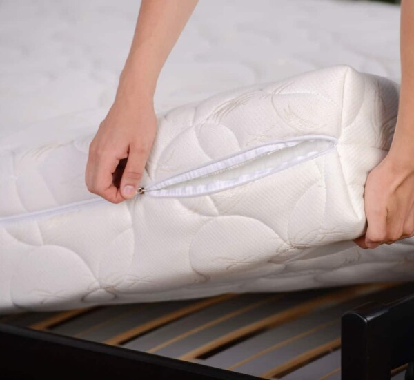 Conseils pour l’entretien et le nettoyage des lits-canapés 2 protège-matelas