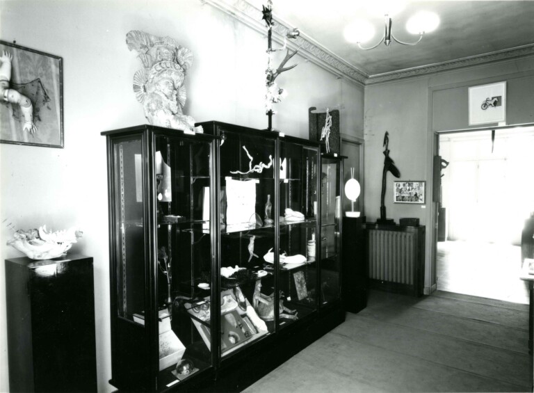 MAN RAY Exposition Surréaliste d'objets chez Charles Ratton, 1936