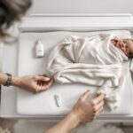 Conseils soins nouveau-né 2026 : guide complet validé pédiatre